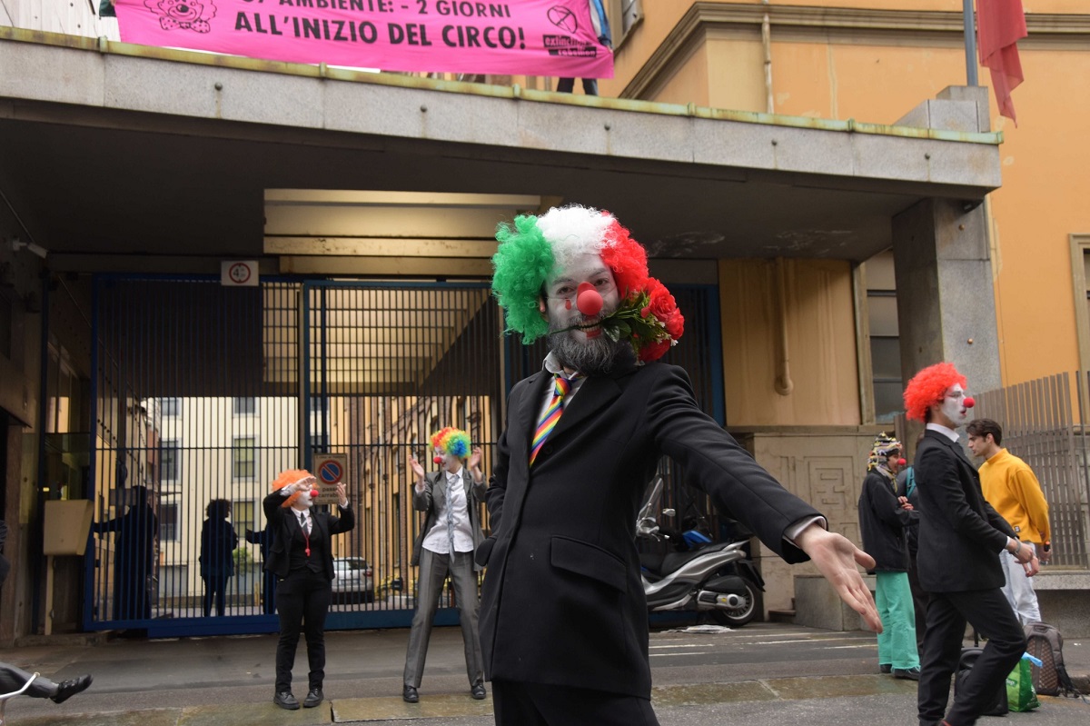 « Le Cirque du G7 » : Extinction Rebellion interpelle les dirigeants mondiaux à Turin sur l’environnement, le climat et l’énergie