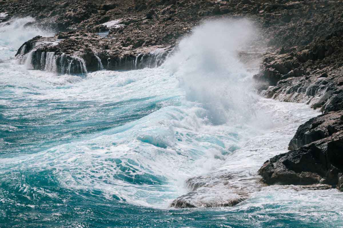 onde scogli oceano mare