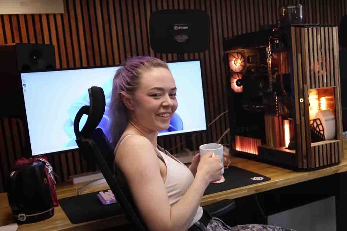 PC con macchina del caffè