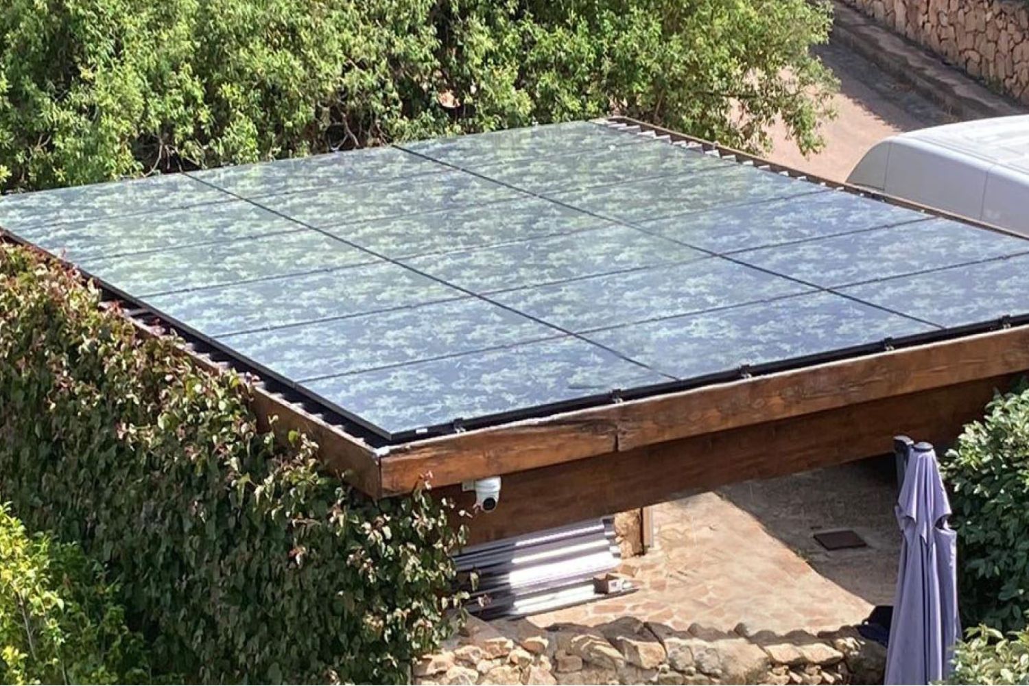 Les autocollants photovoltaïques et personnalisables arrivent pour rendre les panneaux solaires plus attractifs (et rentables).