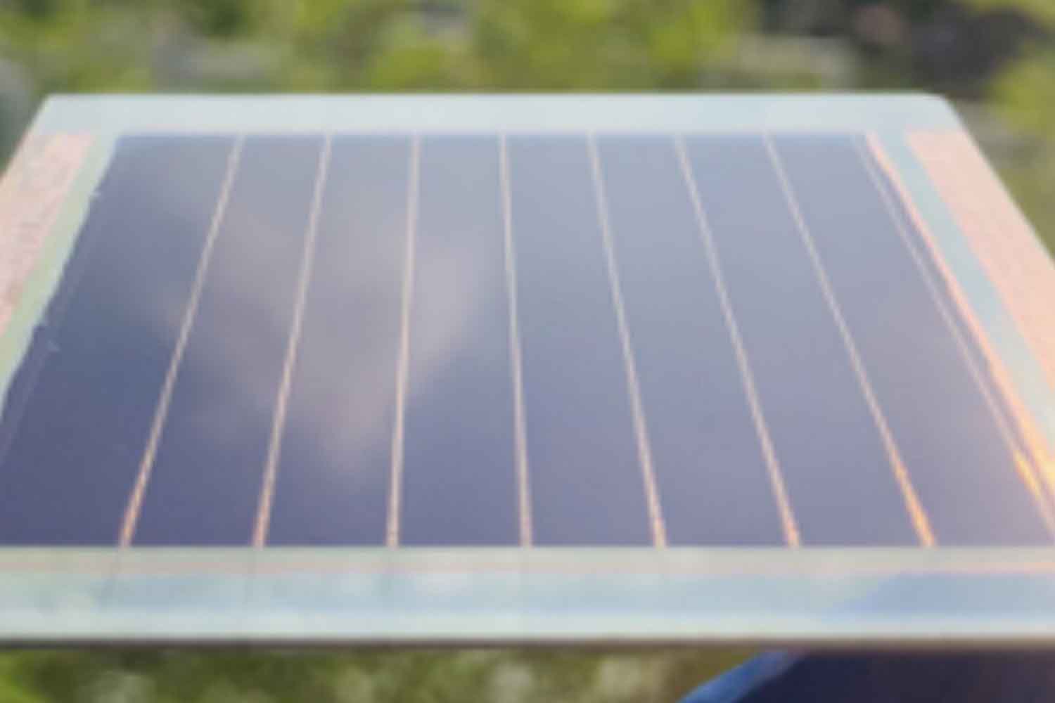 Ce nouveau solvant vert pourrait encore augmenter l’efficacité des cellules solaires tandem à pérovskite
