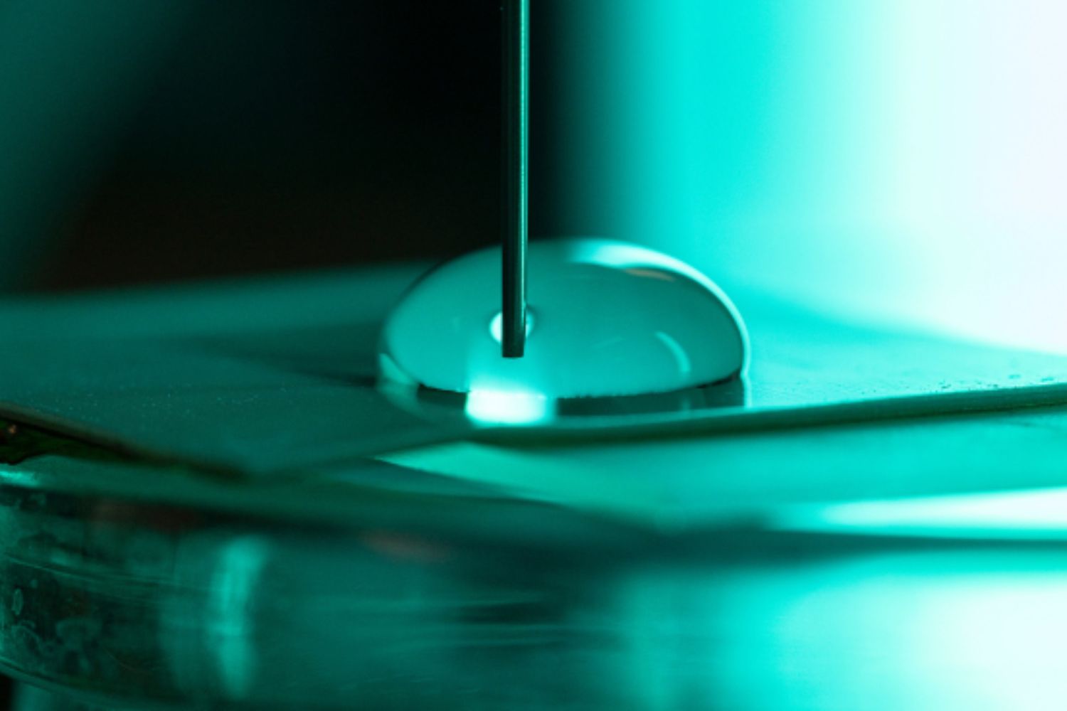 L'énergie de la pluie? Ces scientifiques travaillent sur un panneau qui génère de l'électricité à partir de l'écoulement de l'eau