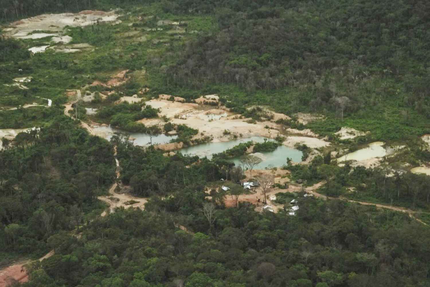 Estrazione illegale oro