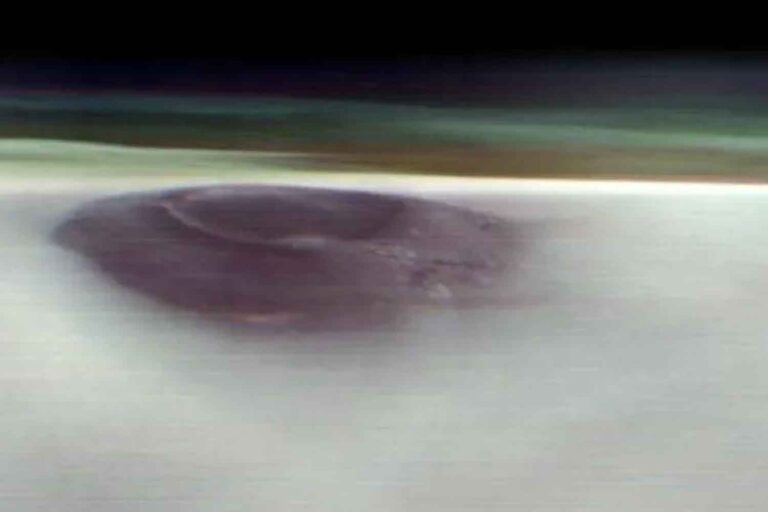 Mars comme vous ne l'avez jamais vu: la sonde identifie et photographie un volcan à l'aube (et l'image est spectaculaire)