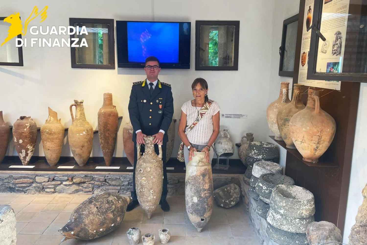 Messina, Amphore a trouvé Guardia di Finanza