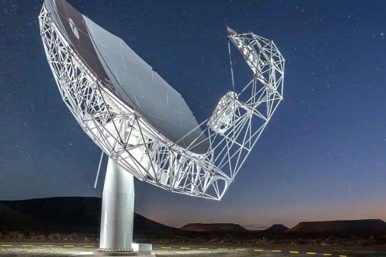 Le mystérieux voyage de 3I/ATLAS continue d'étonner : le premier signal radio de l'objet interstellaire a été détecté