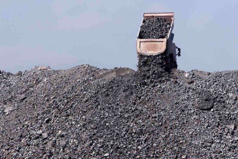 Ce poison d'acier enfoui : découverte d'une grande décharge illégale contenant plus de 900 000 tonnes de déchets dans la région de Reggio Emilia