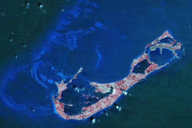 Le mystère du Triangle des Bermudes résolu ? Des scientifiques découvrent une structure cachée géante « jamais vue auparavant sur Terre »