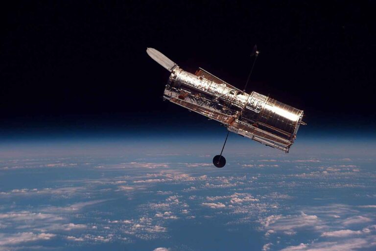 Hubble est sur le point de tomber sur Terre : quand aura lieu la rentrée incontrôlée et que risquons-nous ?