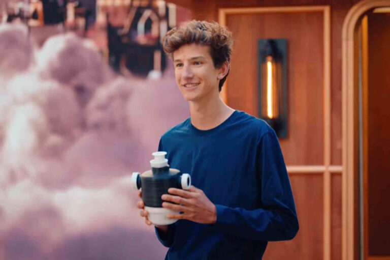 Deux jeunes Français inventent le siphon intelligent qui permet de réutiliser l'eau des éviers