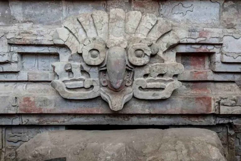 Une extraordinaire tombe zapotèque vieille de 1 400 ans avec une sculpture de hibou géante découverte au Mexique