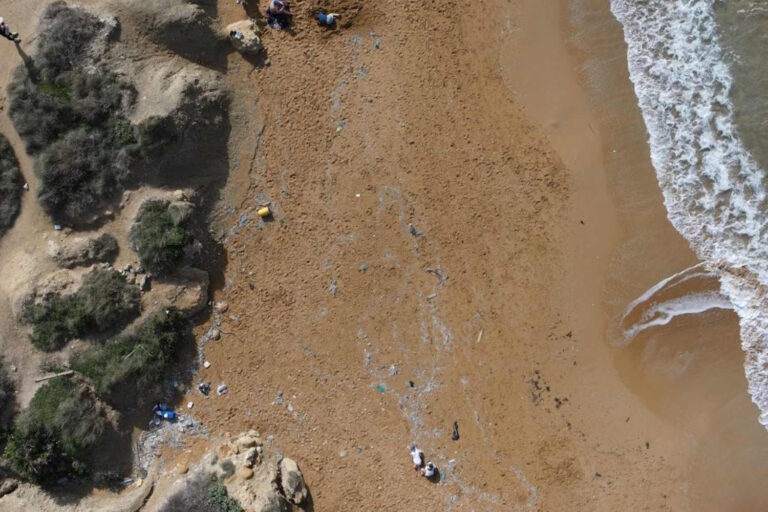 La Méditerranée est la mer la plus polluée par les microplastiques (et ces scientifiques italiens vont tenter de prédire son avenir)