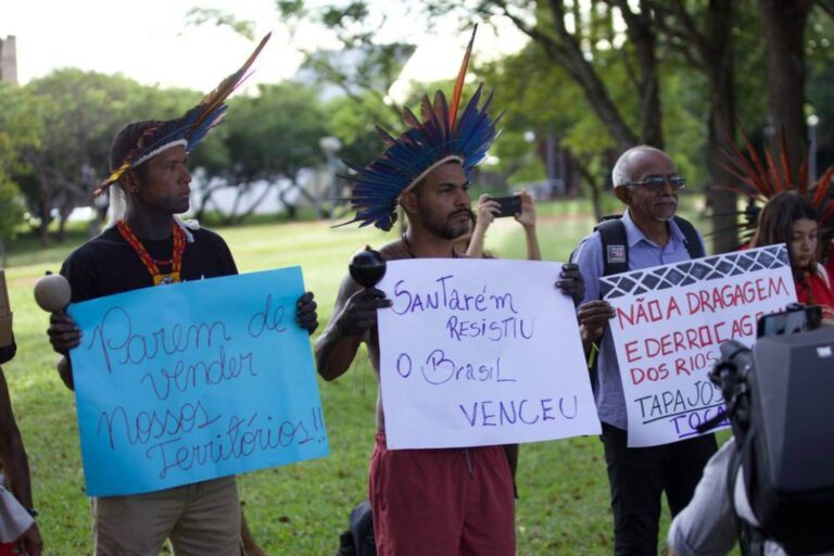 Victoire historique pour les peuples indigènes d’Amazonie ! La privatisation de trois rivières au Brésil bloquée (grâce aux manifestations)