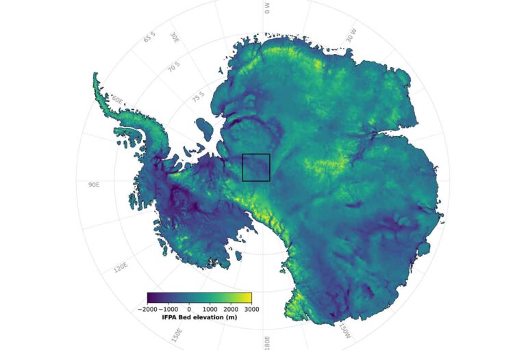 La nouvelle carte qui révèle ce qui se cache sous la glace de l'Antarctique (et inquiète les scientifiques)
