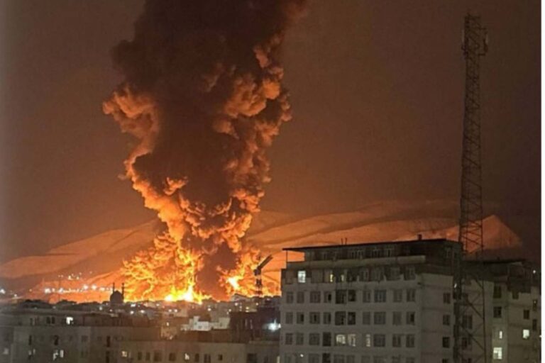 Le ciel (toxique) au-dessus de Téhéran : les bombes sur les gisements de pétrole brut et les pluies acides sont un désastre pour l'environnement et l'humanité