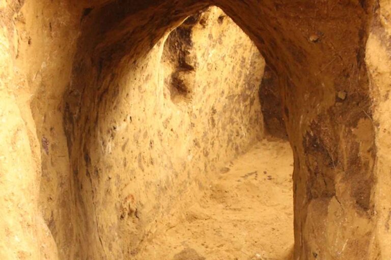 Ils creusent pour trouver un parc éolien et trouvent un tunnel médiéval caché depuis des siècles