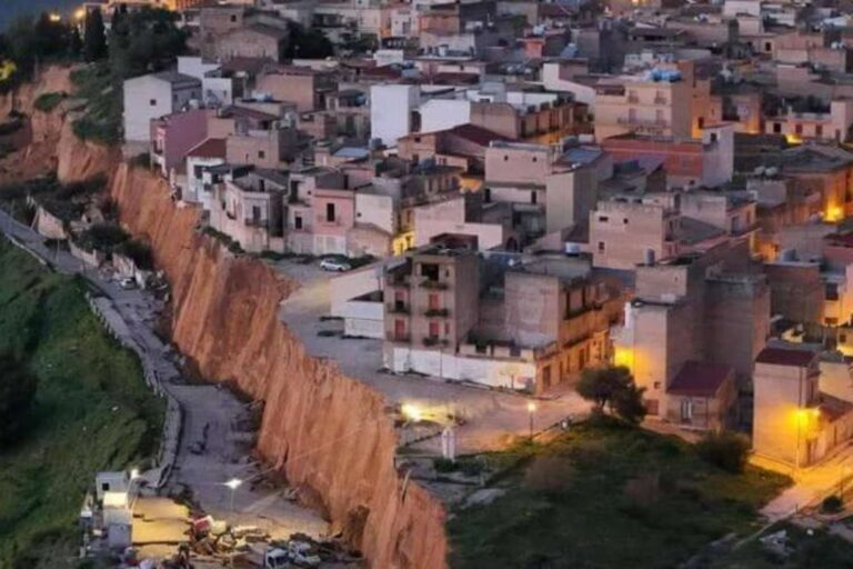 Niscemi, le glissement de terrain s'arrête mais pas la peur : que va-t-il se passer maintenant ?