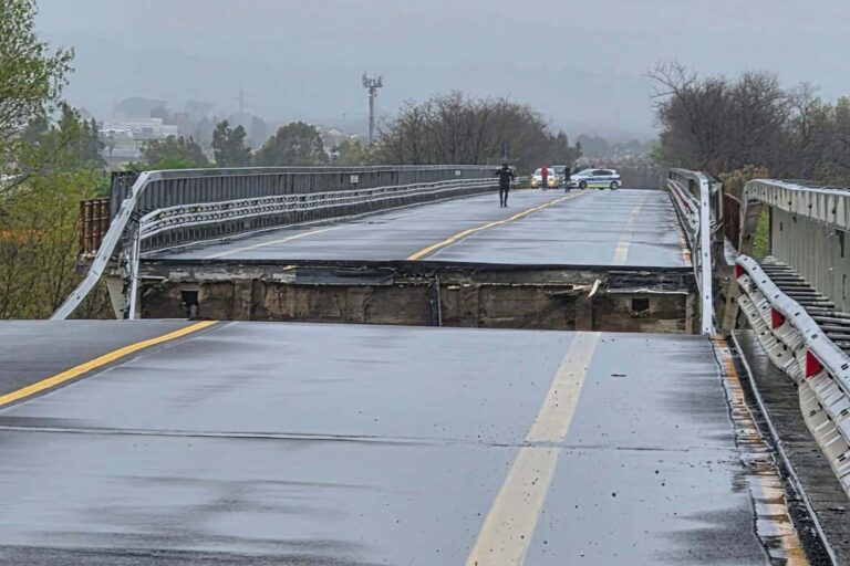 Cyclone Erminio, un pont entre Molise et Abruzzes s'effondre et l'Italie est divisée en deux à cause de la crue d'un fleuve sur l'Adriatique