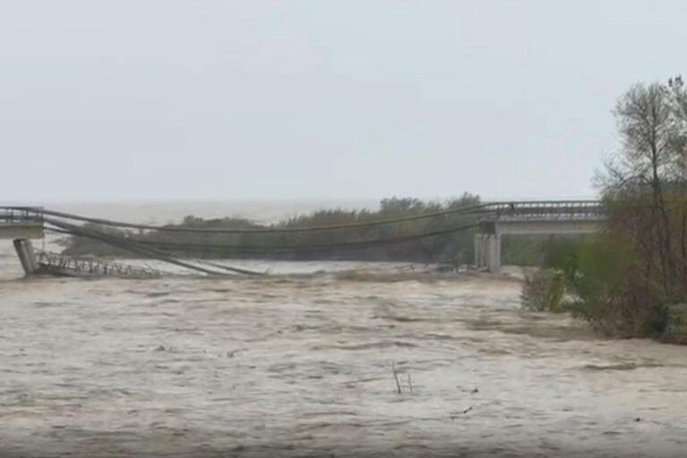 Du cyclone Harry à Erminio, l'Italie dévastée court après les « urgences » : mais quand commencerons-nous à nous attaquer aux véritables causes ?