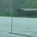 Tornades et tempêtes de grêle ravagent la Vénétie : des dizaines d'arbres tombés et des toits découverts en quelques heures seulement