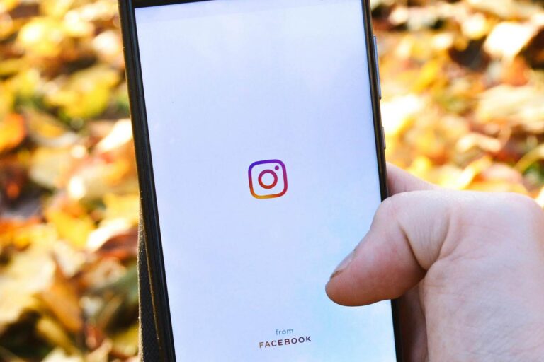 Adieu la confidentialité, Instagram supprime le cryptage de bout en bout dans les DM : désormais Meta pourra voir et analyser nos messages