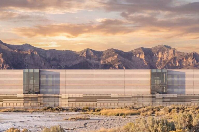 Le plus grand centre de données d'IA au monde pourrait chauffer l'Utah jusqu'à 23 bombes atomiques par jour