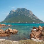 Tavolara Bay, le resort de luxe (autorisé par le Gouvernement) qui menace l'un des derniers paradis de la Sardaigne