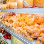 L’ère des emballages plastiques à usage unique dans l’UE touche à sa fin : des emballages d’eau aux emballages de fruits et légumes, qu’est-ce qui va disparaître