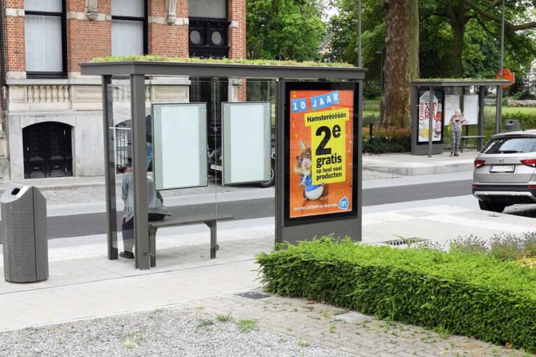 L'eau de pluie récupérée des abribus et recyclée pour nettoyer les rues de la ville ? Encore moins