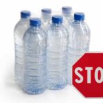Arrêter les packs d'eau de 6 bouteilles ? Ce que prévoit réellement le règlement européen sur les emballages