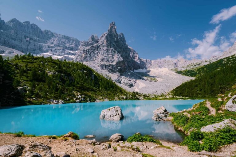 Parce qu’une seule baignade dans un lac de montagne met en danger tout l’écosystème