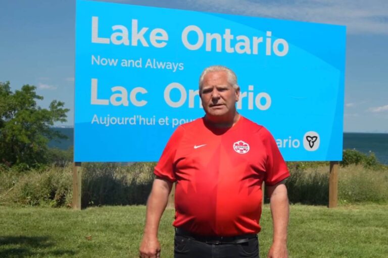Trump transforme le lac Ontario en « Lac Amérique », mais le Canada n'abandonne pas sa folle affirmation (et réagit ainsi)