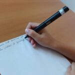 Ce stylo est capable de diagnostiquer précocement la dysgraphie grâce à l'IA (et c'est une invention entièrement italienne)