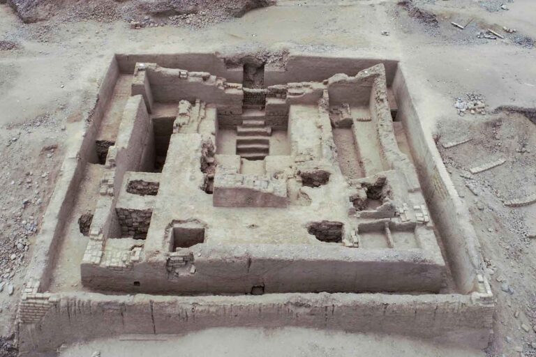 Une tombe pré-inca vieille de 600 ans refait surface au Pérou : la découverte exceptionnelle qui remet en question la culture Chimu