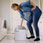 Ce mini lave-linge à pédale lave et essore 2 kg de linge sans électricité