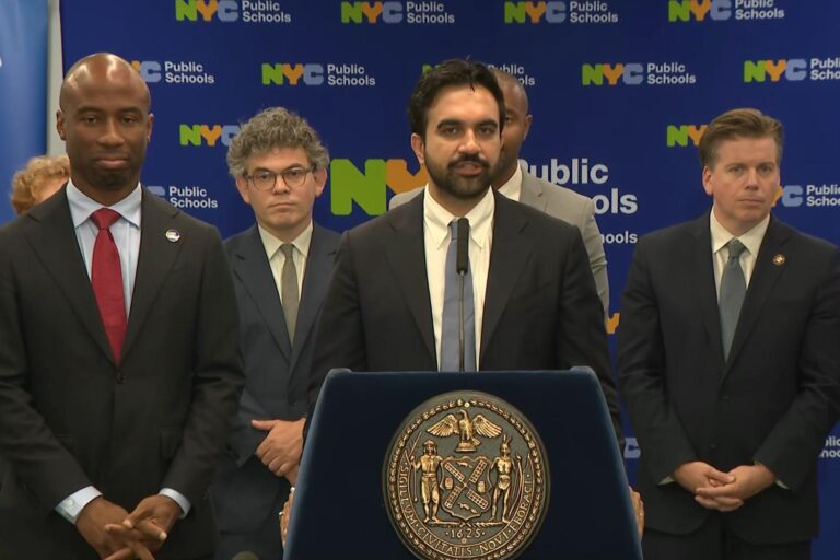 Le maire de New York interdit l’IA dans les écoles : « les enfants ont besoin d’enseignants et de contacts humains pour apprendre »
