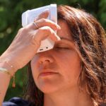 Ménopause : Ce petit appareil promet de calmer les bouffées de chaleur en quelques secondes, est-ce vraiment efficace ?