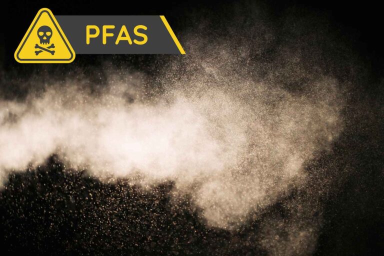 Pas seulement l'eau, les PFAS peuvent également contaminer l'air : d'éternels polluants présents dans les poussières de Vénétie et de Lombardie