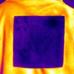 Ce nouveau tissu imprimable vous garde jusqu'à 6°C au frais tout en produisant de l'électricité grâce au mouvement.