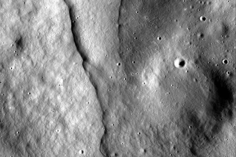 La Lune rétrécit : elle a perdu 45 mètres de rayon et il y a plus de 10 000 jeunes failles dans la croûte